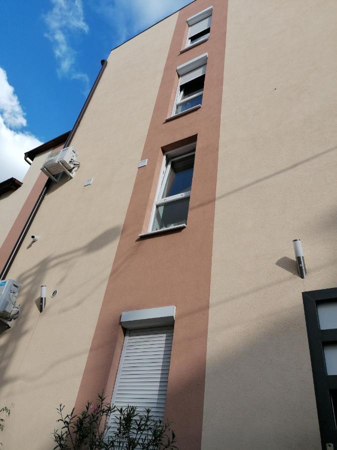 Edes Alom Guesthouse Сегед Экстерьер фото