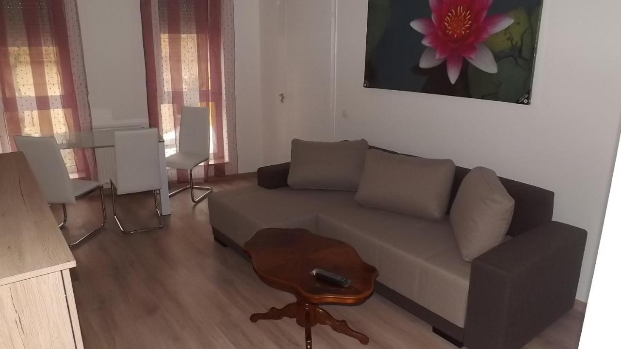Edes Alom Guesthouse Сегед Экстерьер фото