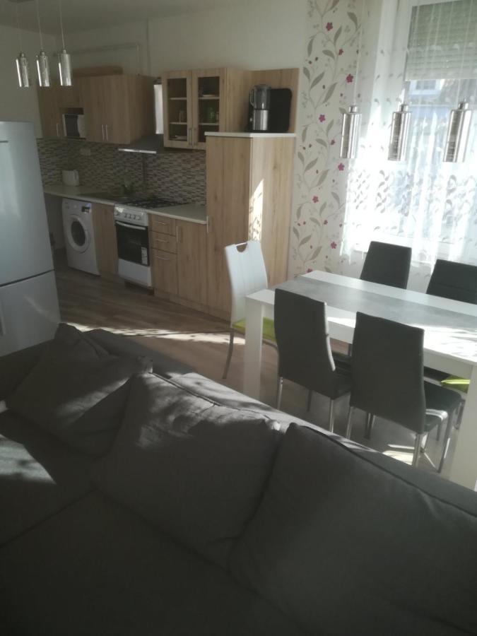 Edes Alom Guesthouse Сегед Экстерьер фото